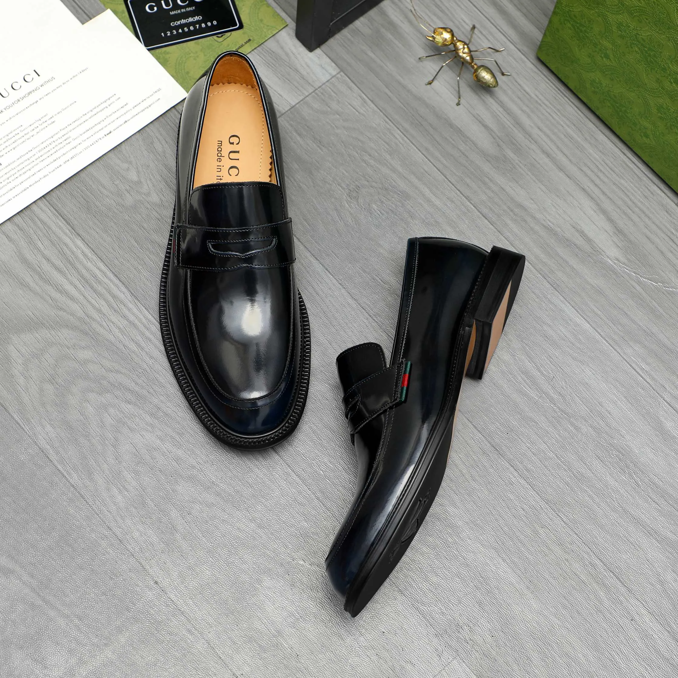 Men's shoes 💰500 Product trademark: GUCCI "Gucci" business slip-on leather shoes Regular size: 38-44 (45.46 custom-made, non-returnable) Product materials: Selected color-brushed cowhide upper, cowhide lining, original rubber outsole